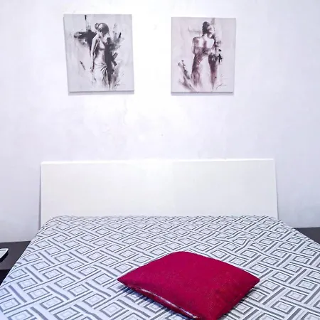 Charming In - 50 M² - Balcony And Parking Apartmán